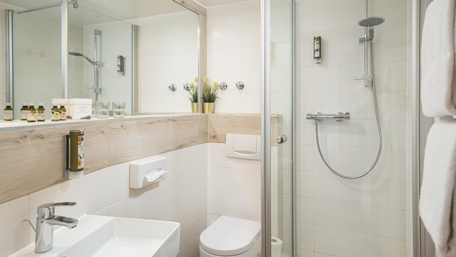 Bathroom 7
