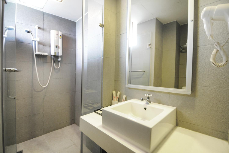 Bathroom 6