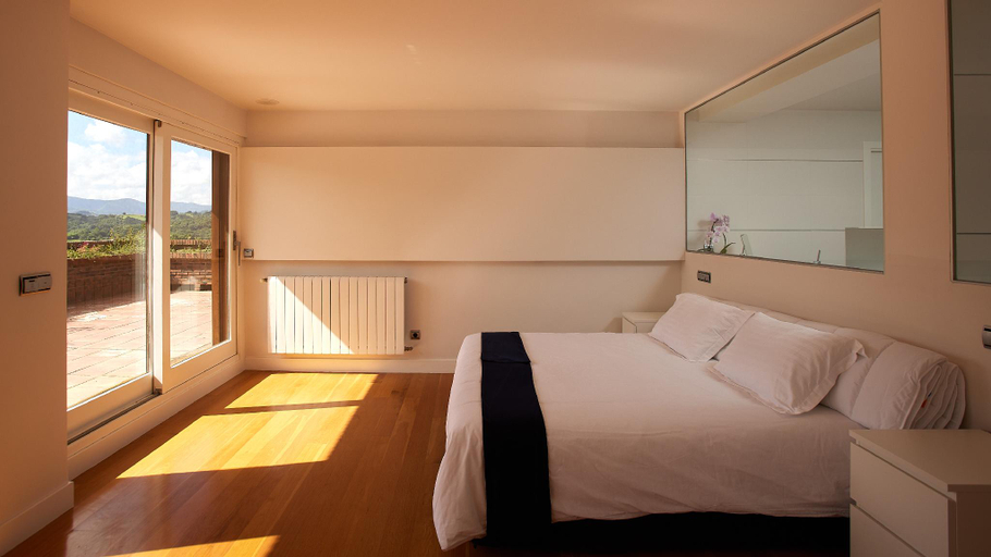 Others 4, Singular y espacioso apartamento Ondarreta Beach, Guipúzcoa