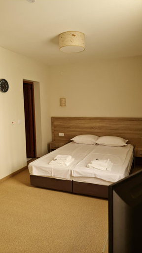 Bedroom 2, Hotel Geppy, Stolichna