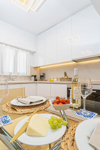 Food & Drinks 4, Vagelis Apartment&studios lindos rooms to let, South Aegean