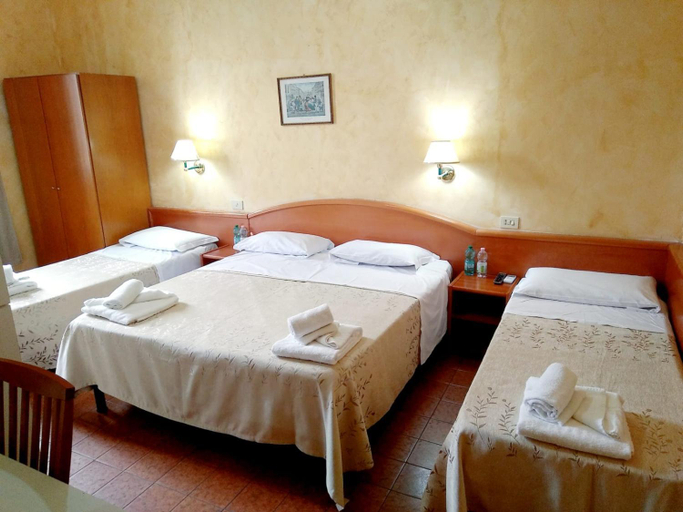 Others 5, Hotel Ferrari, Roma