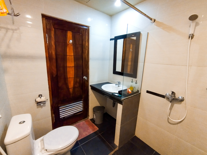 Bathroom 5, Green Hayaq Hotel Selong, Lombok