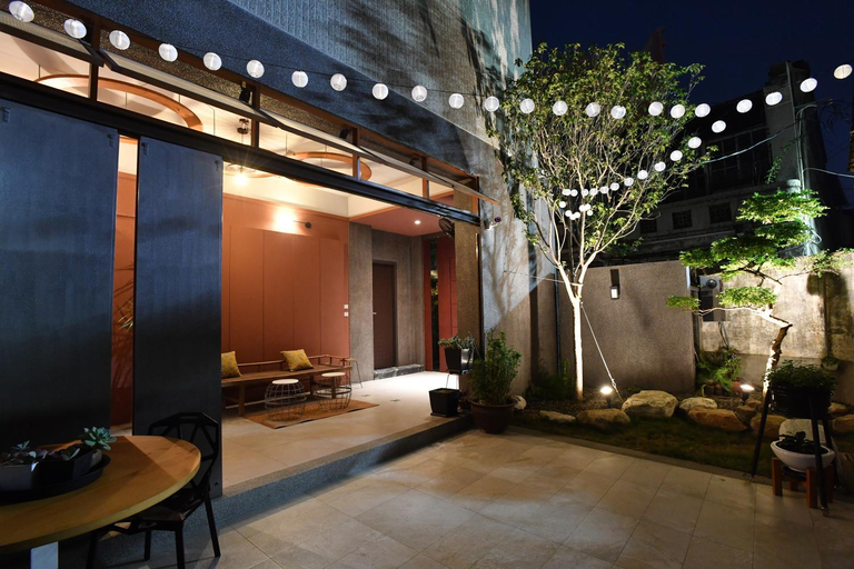 Others 5, Fu Ju 52, Tainan