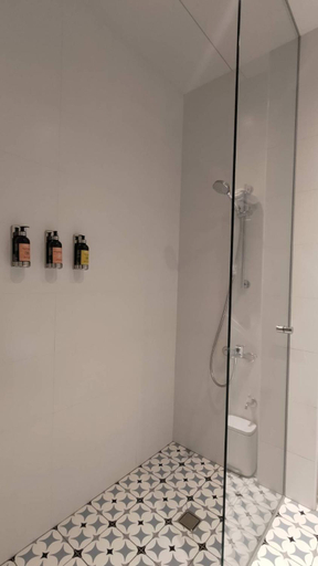 Bathroom 4, Fu Ju 52, Tainan