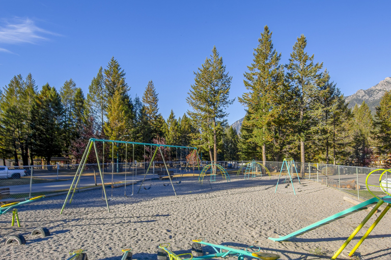 Others 4, RidgeView Resort, East Kootenay