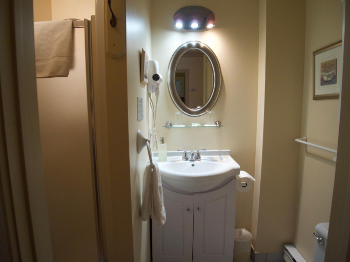 Bathroom 5, Au Manoir de la rue Merry, Memphrémagog