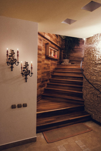 Public Area 5, Denisa Boutique, Brasov