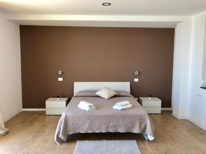 Others 5, Luxury Suite terrazze e vista mare, Messina