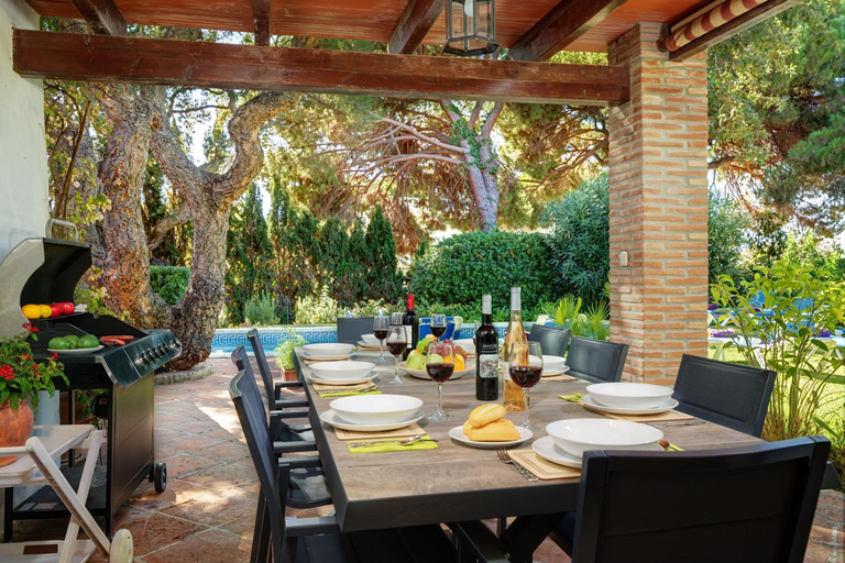 Food & Drinks 5, Villa with private pool and garden in Marbella, Málaga