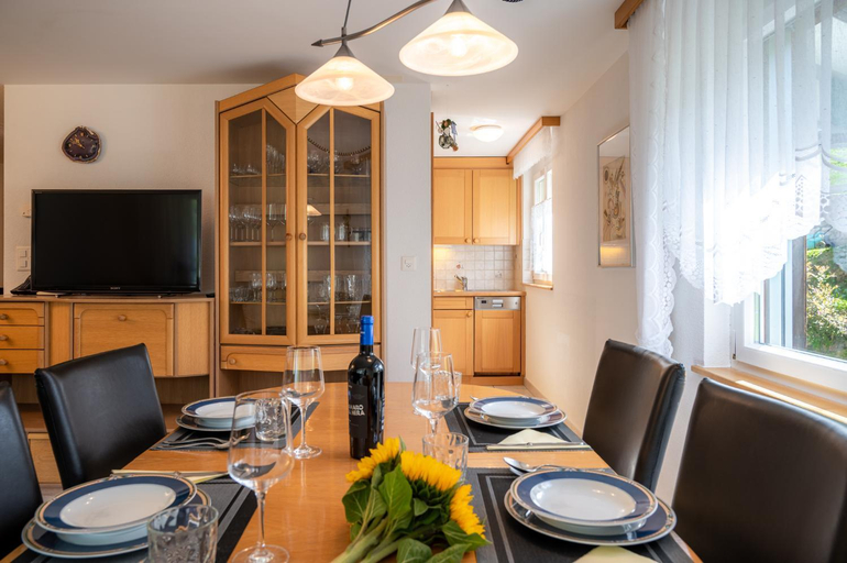 Food & Drinks, Sunnaplatzli- Aprt. 4p Matterhorn view/Wifi, Visp