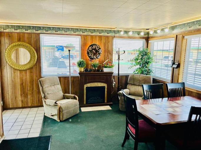 Public Area 2, Sage N Sand Motel, Grant