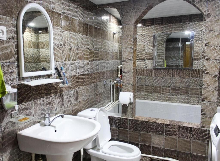 Bathroom, Machabelli Hostel, Tbilisi