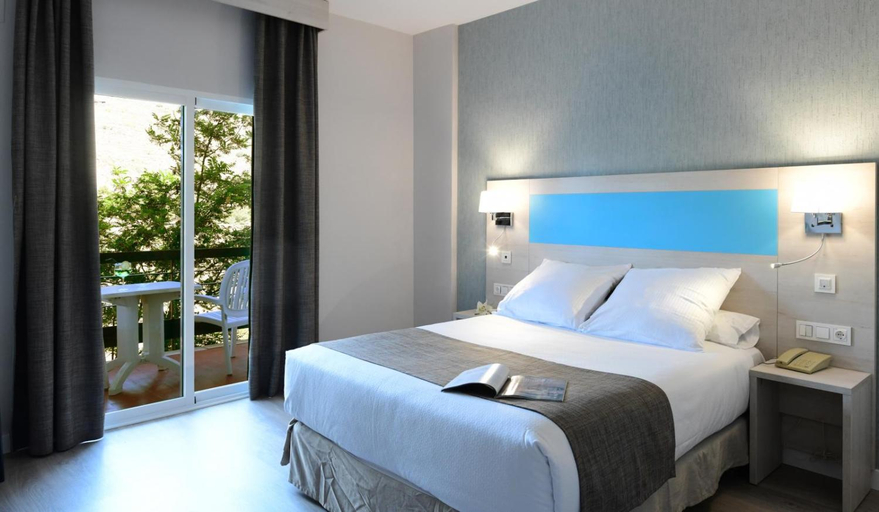 Bedroom 3, Hotel Salobrena, Granada