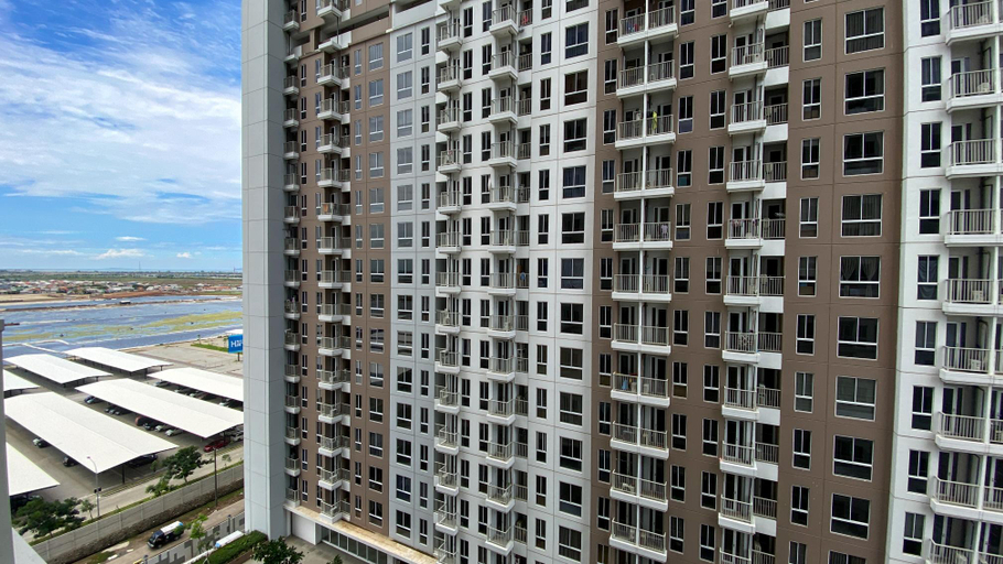 Exterior & Views, Comfortable Design Studio at Tokyo Riverside PIK 2 Apartment By Travelio, Tangerang