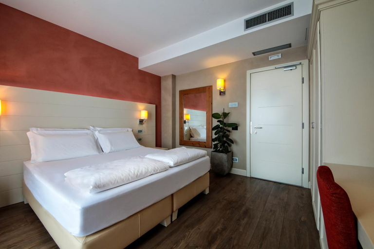 Bedroom 2, H2O ROOMS, Brescia