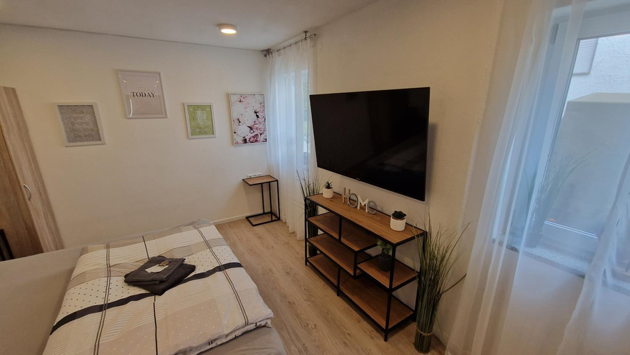 Others 2, Appartment-Ferienwohnung mit Kuche, Bad, WLAN, Klimaanlage, Modern eingerichtet, Cham