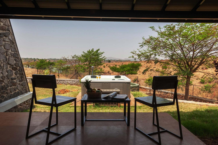 Exterior & Views 4, Stone House Bezze by StayVista with Lake view, Jacuzzi & Lawn - your perfect getaway, Nashik