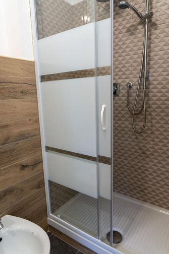 Others 4, Prestige house 4, Cosenza