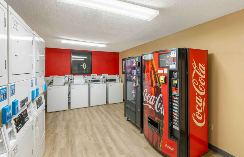 Food & Drinks, Extended Stay America Select Suites - St. Louis - Westport - E Lackland Rd, Saint Louis