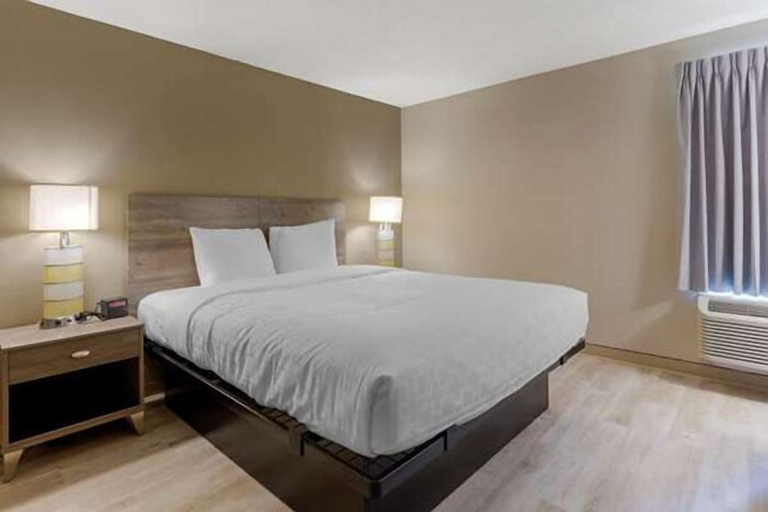 Bedroom 3, Suburban Studios Raleigh - Crabtree Valley, Wake