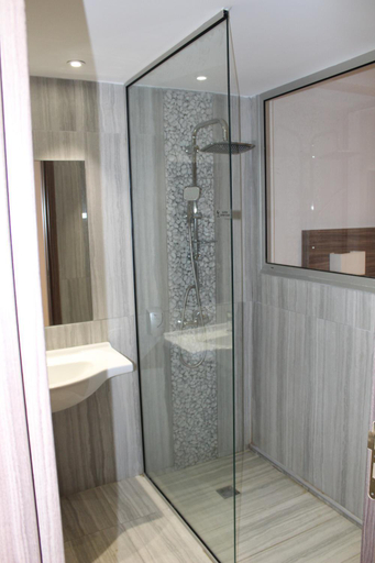 Bathroom 4, Fedrania Gardens