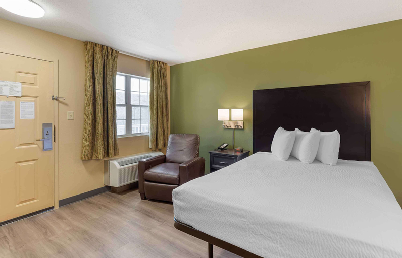 Bedroom 12
