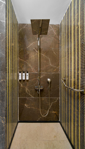 Bathroom 30
