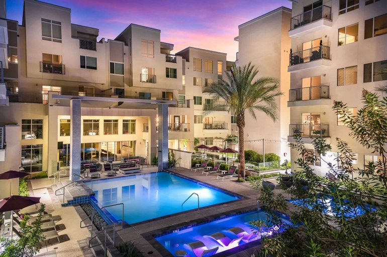 Sport & Beauty, TWO Modern CozySuites with Pool 15 & 19, Maricopa