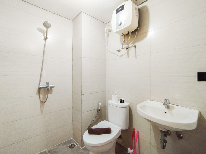 Bathroom 5, Brand New 2BR Apartment Gateway Pasteur By Travelio, Bandung