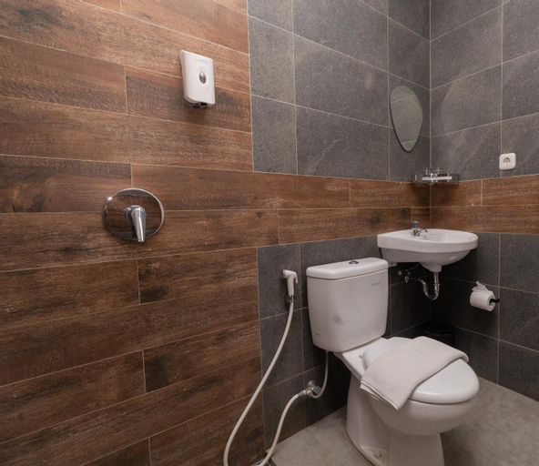 Bathroom 12