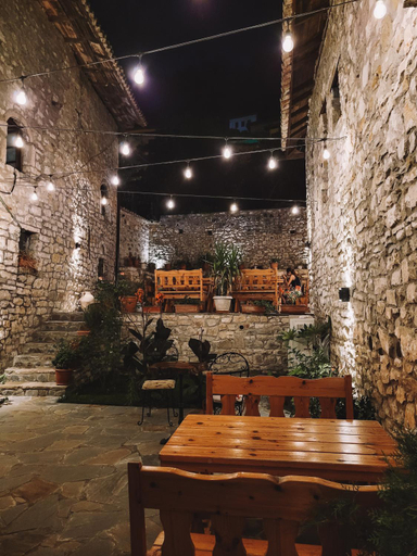 Food & Drinks 5, Tradita e Beratit, Beratit