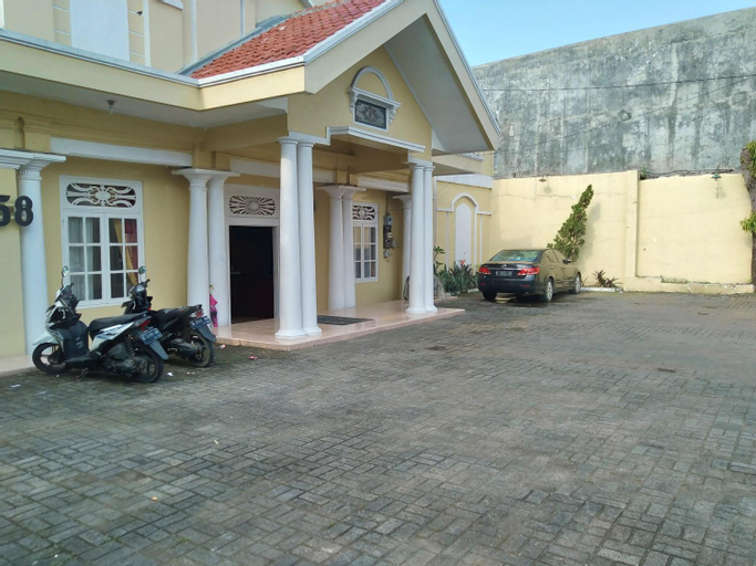 Exterior & Views 26