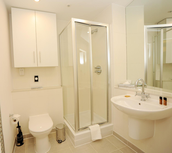 Bathroom 3, PREMIER SUITES Bristol Cabot, Bristol