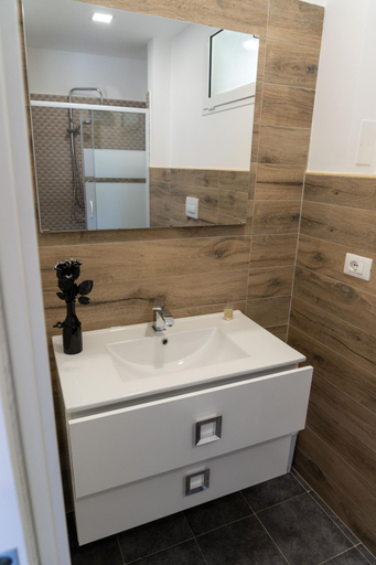 Others 5, Prestige house 4, Cosenza