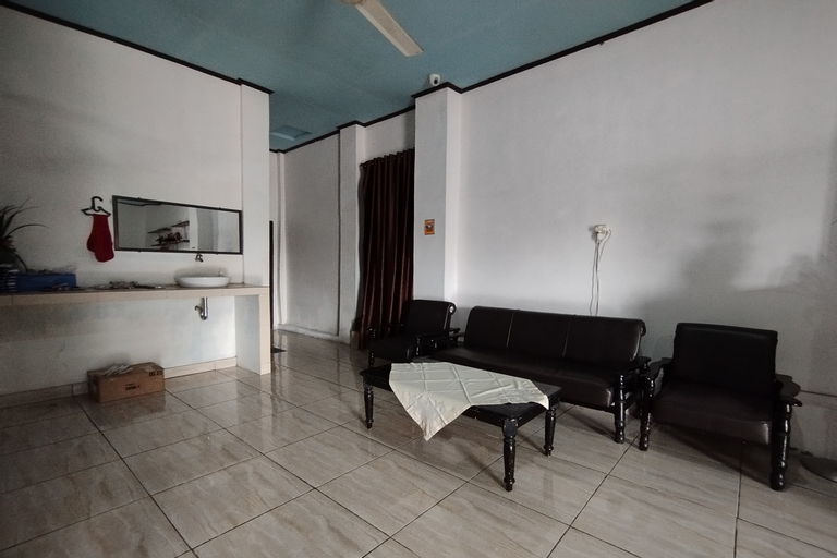 Public Area 2, OYO 93520 Wisma Haji Bunbun, Tapin