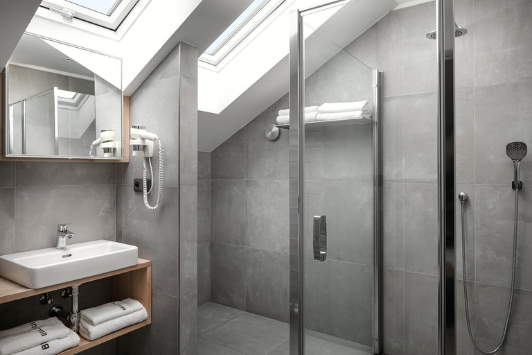 Bathroom 3, Ski & Spa hotel BELLEVUE, Semily