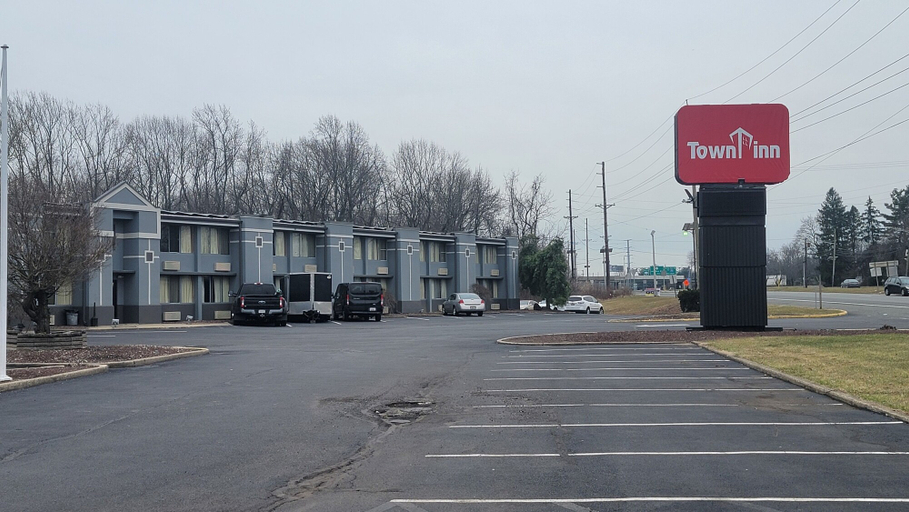 Exterior & Views 2, Town Inn, Burlington