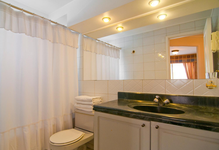 Bathroom 4, Park Plaza Apartments, Santiago