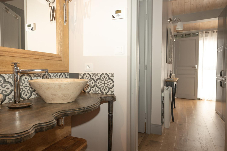 Bathroom 2, La Martinoise Patio, Charente-Maritime