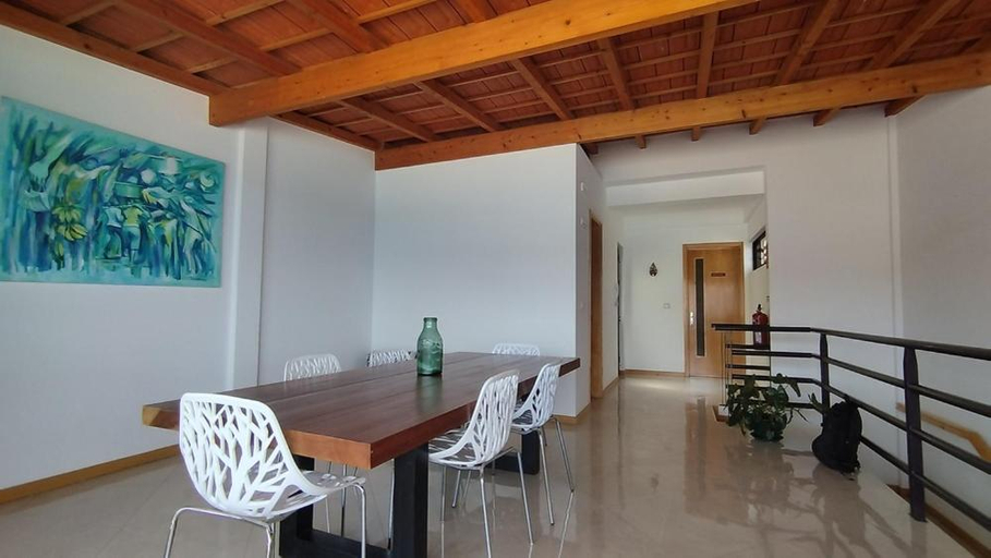 Others 4, Casa JPi