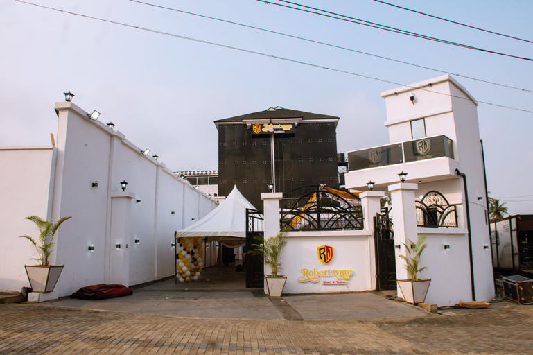 Exterior & Views, Robertware Hotel and Suites, Atakumosa East