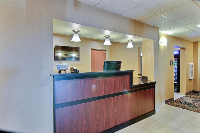 Public Area 2, Cobblestone Hotel & Suites - Beulah, Mercer