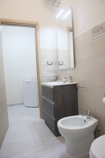 Bathroom 5, Ripa Alta, Foggia