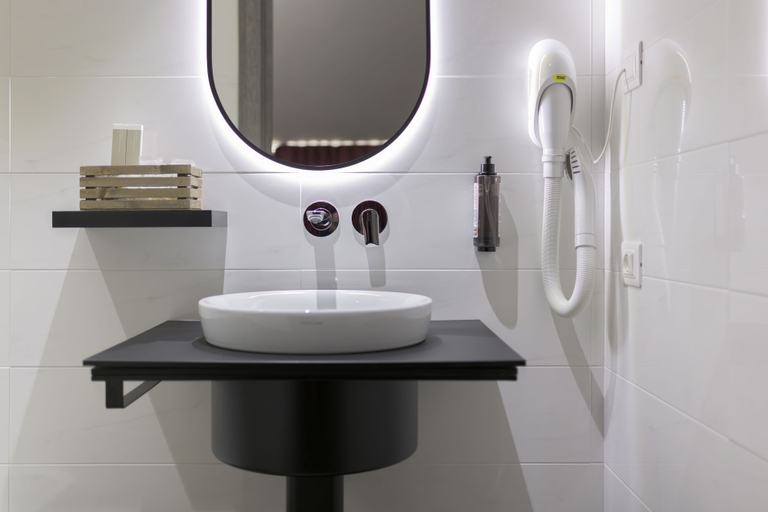 Bathroom 5, Hotel All'Azzurro, Brescia