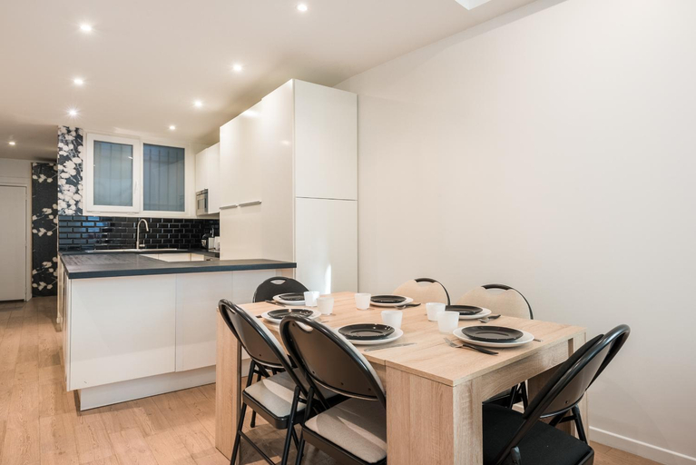 Others 3, Spacious apartment-2BD/4P-Boulevard Saint-Germain, Paris
