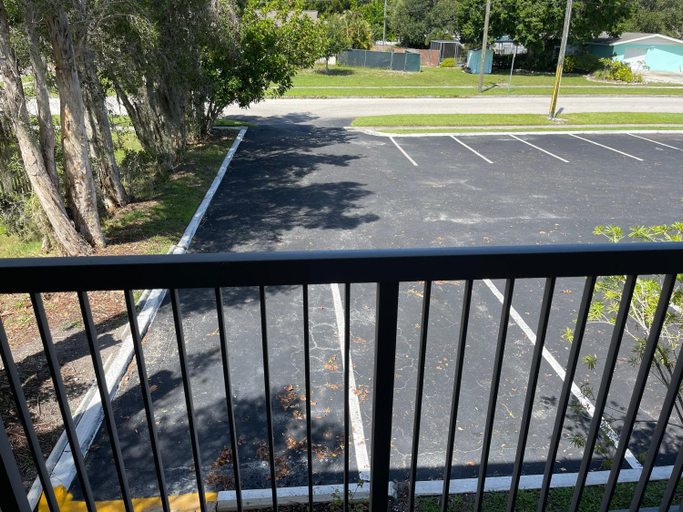 Others 5, Remodeled, Huge Pool, Tiki Bar & Grill, Quiet Room, Manatee