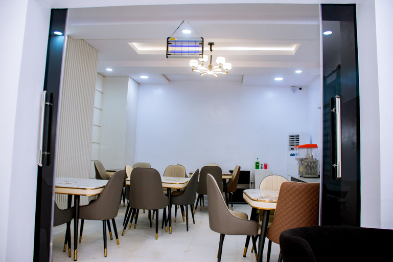 Food & Drinks, Robertware Hotel and Suites, Atakumosa East