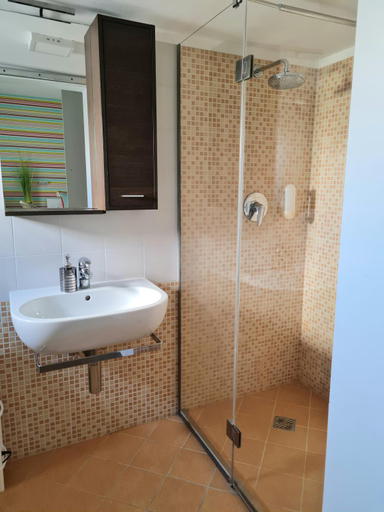 Bathroom 2, AZUR ROOMS LJUBLJANA, Ljubljana