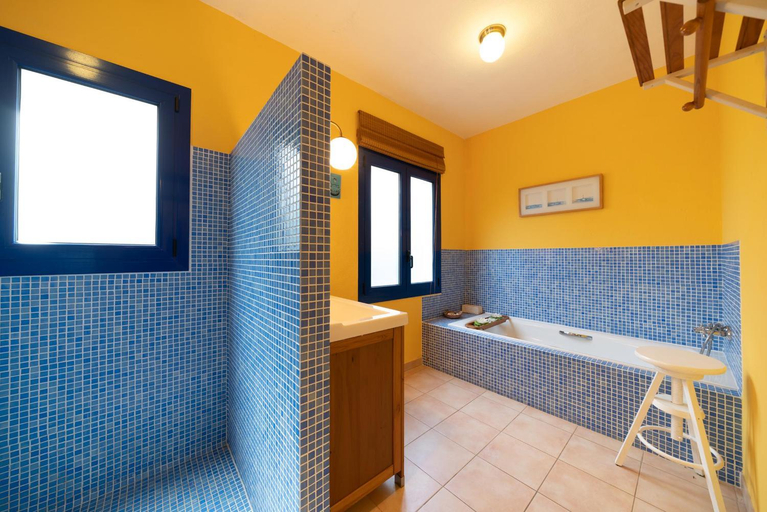 Bathroom 4, Villa Sol, Girona